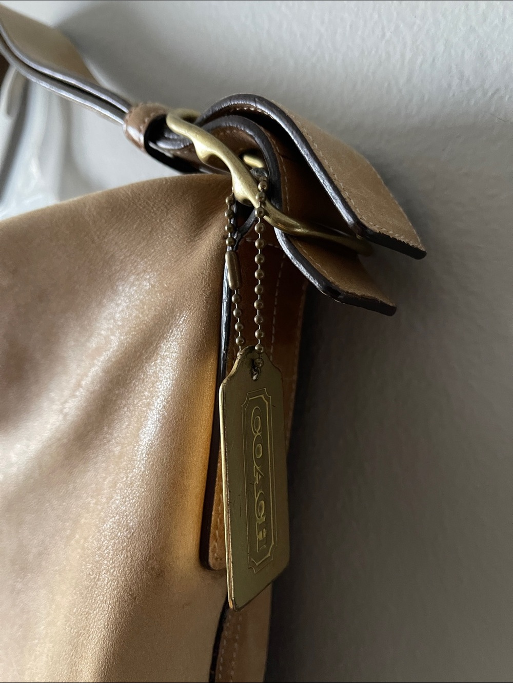 Y2K Coach Tan Leather Hobo with Gold Tag - Picture 3 of 10